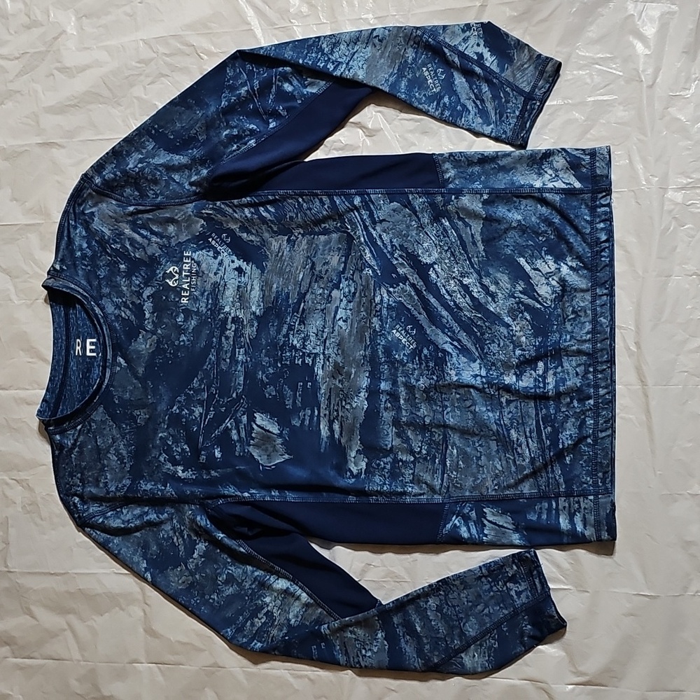 Realtree Fishing Men's Small Blue Long Sleeve Performance Fishing Tee Used